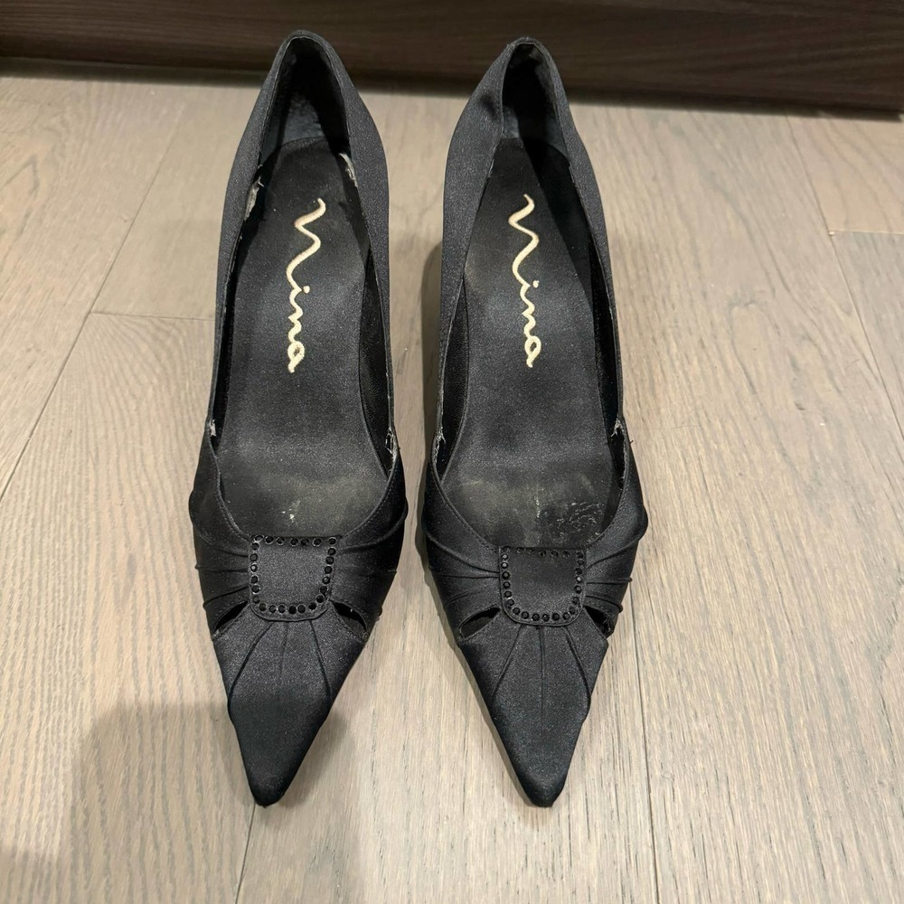Nina Black Satin Stiletto Pumps with embellished Rhinestones Size 7.5